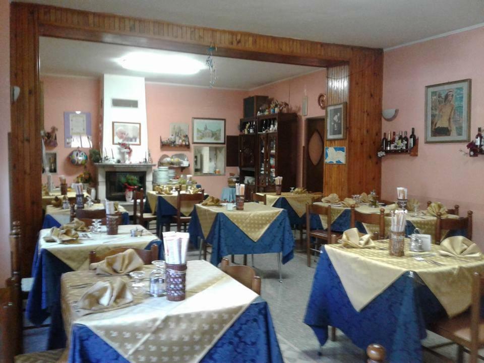 La Lucciola Albergo Ristorante 탈리아코초 외부 사진